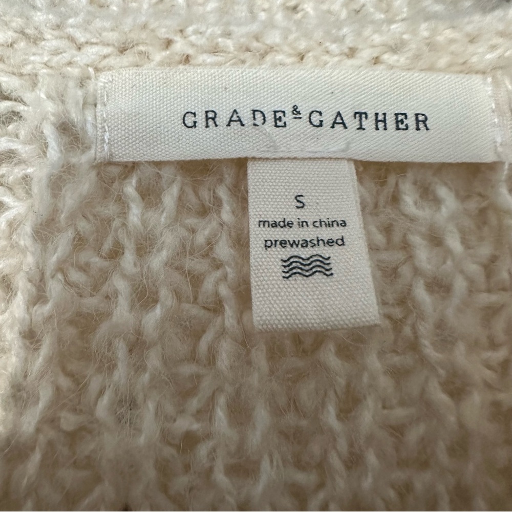 Women's Cream Cable Knit Sweater Vest - Picture 2 of 4